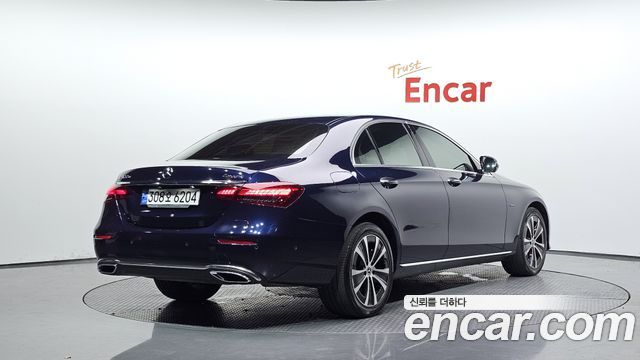 Mercedes-Benz E-Class W213 E300e 4MATIC Exclusive - фото 1