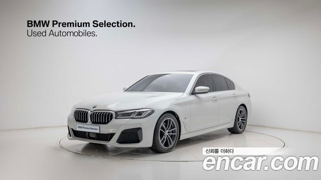 BMW 5-Series G30 520i M Sport - фото 0