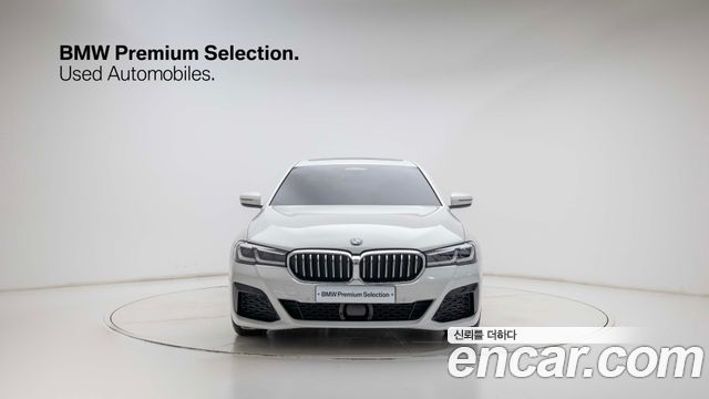 BMW 5-Series G30 520i M Sport - фото 1
