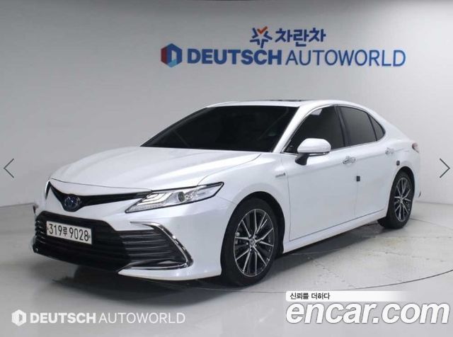 Toyota Camry XV70 2.5 XLE Hybrid - фото 0