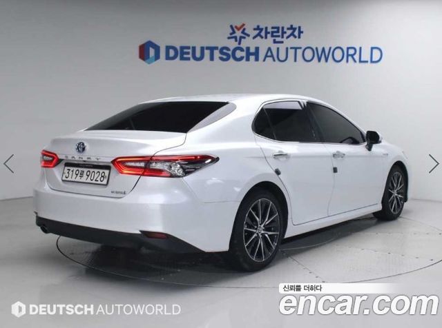 Toyota Camry XV70 2.5 XLE Hybrid - фото 1