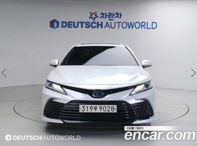 Toyota Camry XV70 2.5 XLE Hybrid - фото 2