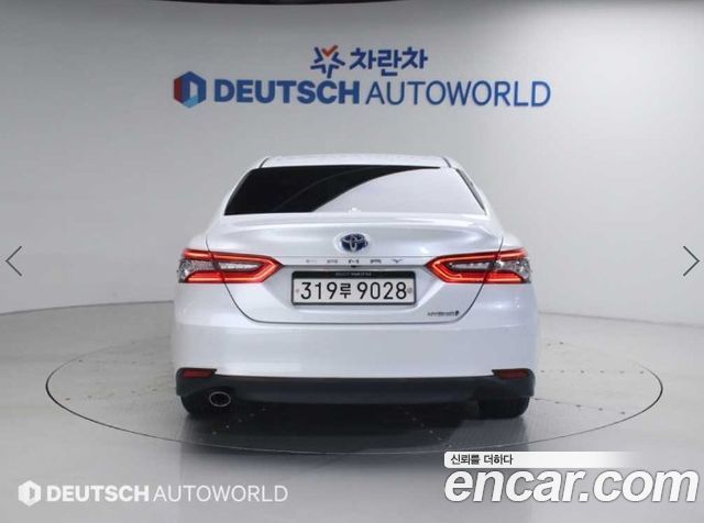 Toyota Camry XV70 2.5 XLE Hybrid - фото 3