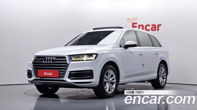 Audi Q7 45 TFSI Quattro - фото 0