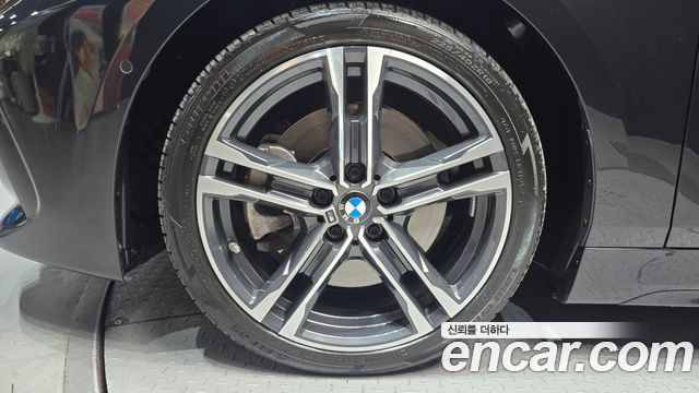 BMW 1-Series F40 120i M Sports - фото 4