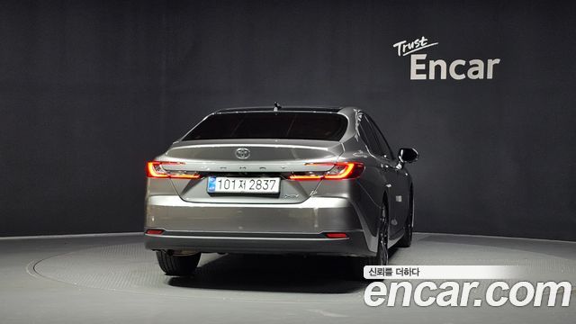 Toyota Camry XV80 2.5 XLE Premium Hybrid - фото 3