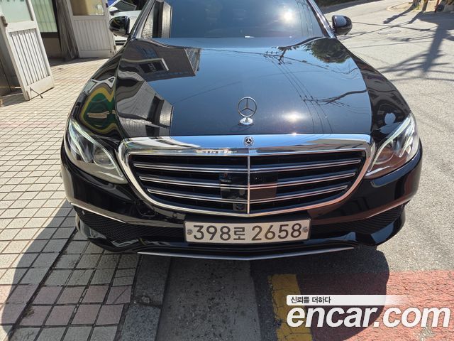 Mercedes-Benz E-Class W213 E300 4MATIC Exclusive - фото 0