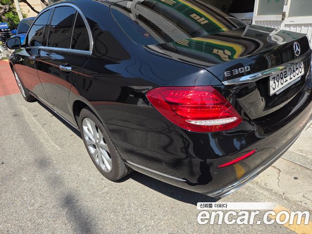 Mercedes-Benz E-Class W213 E300 4MATIC Exclusive - фото 4