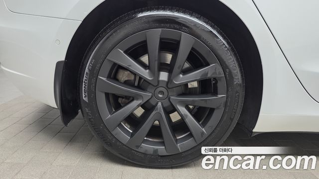 Tesla Model 3 Long Range AWD - фото 4