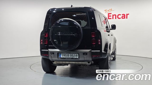 Land Rover Defender L663 110 P300 X-Dynamic SE - фото 3