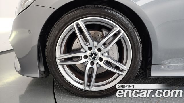 Mercedes-Benz E-Class W213 E220d Coupe - фото 4