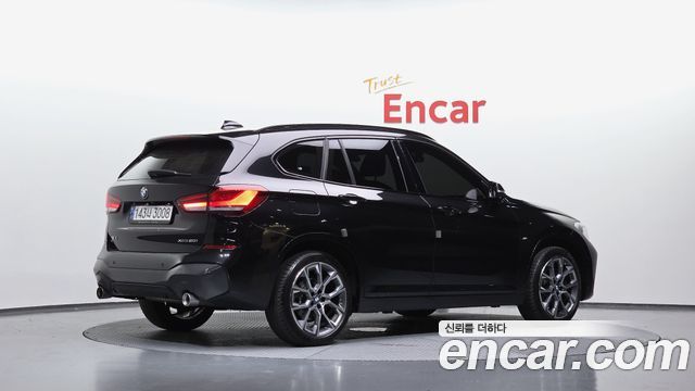 BMW X1 F48 xDrive 20i M Sport - фото 0