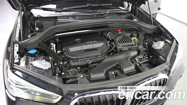BMW X1 F48 xDrive 20i M Sport - фото 4