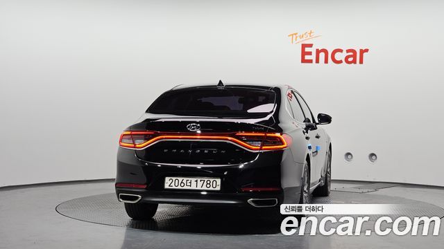 Hyundai Grandeur IG, гибрид Exclusive - фото 3