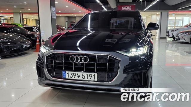 Audi Q8 50 TDI Quattro Premium - фото 1