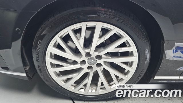 Audi A8 D5 55 TFSI Quattro LWB - фото 4