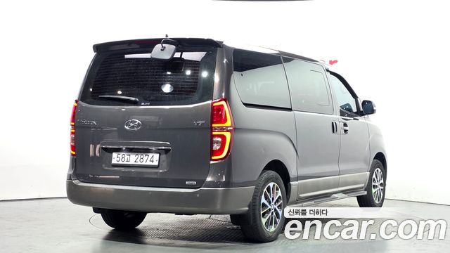 Hyundai Starex Новый 4WD Urban 9-Seater Exclusive - фото 1