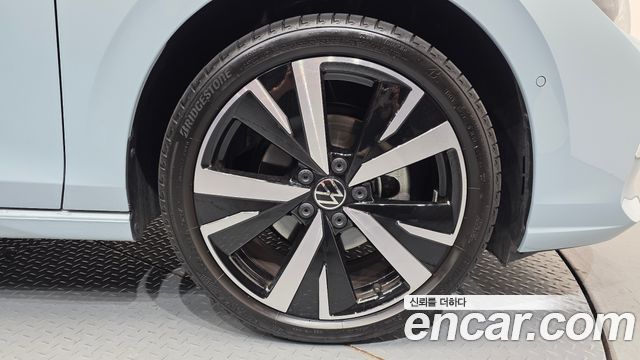 Volkswagen Golf 8-го поколения 2.0 TDI Prestige - фото 4