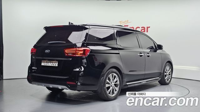 Kia Carnival Новый 9-Seater Prstige - фото 1