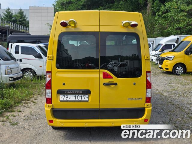 Renault Samsung Master School Bus 15-Seater - фото 3