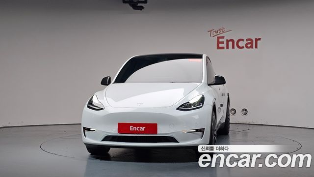 Tesla Model Y Long Range AWD - фото 1