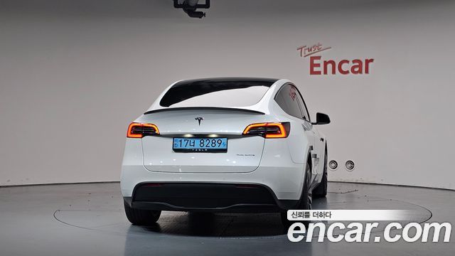 Tesla Model Y Long Range AWD - фото 2