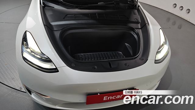 Tesla Model Y Long Range AWD - фото 4