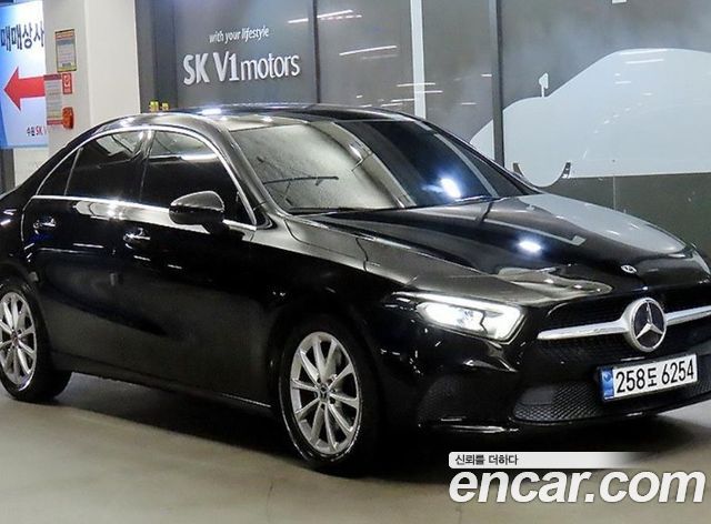Mercedes-Benz A-Class W177 A220 Sedan - фото 0