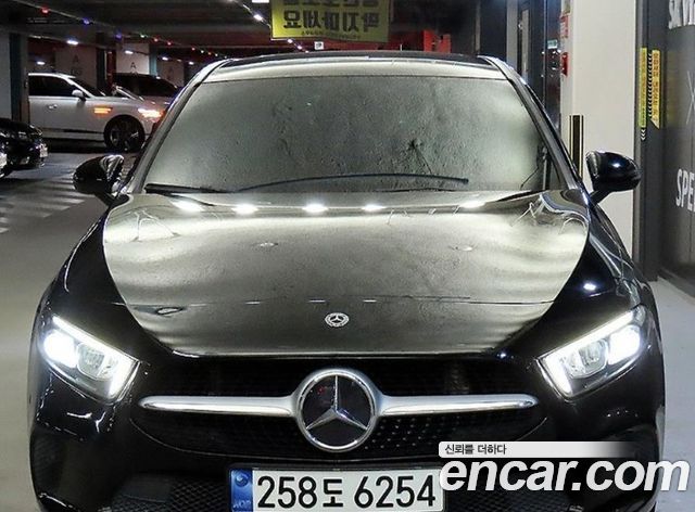 Mercedes-Benz A-Class W177 A220 Sedan - фото 1