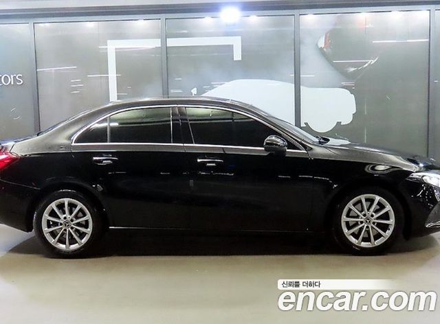 Mercedes-Benz A-Class W177 A220 Sedan - фото 2