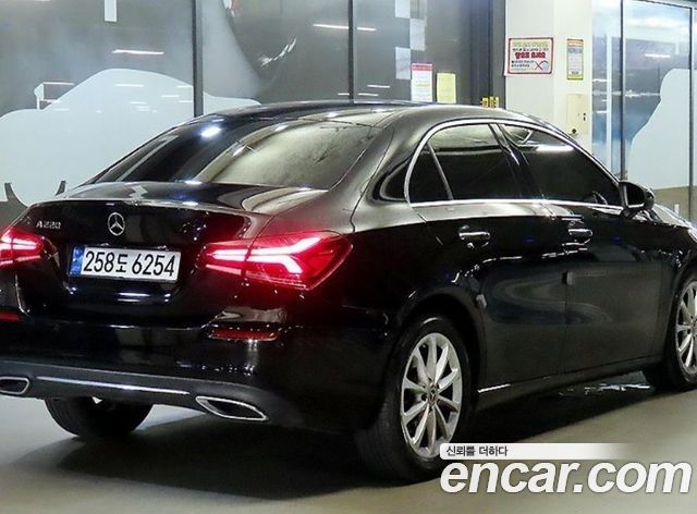 Mercedes-Benz A-Class W177 A220 Sedan - фото 3