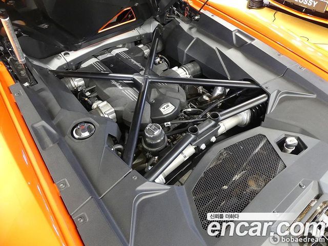 Lamborghini Aventador S LP740-4 Roadster - фото 4