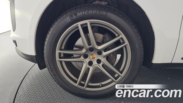 Porsche Macan 2.0 95B - фото 3