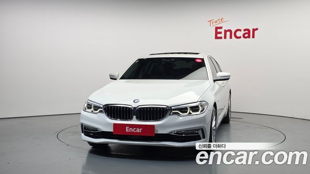 BMW 5-Series G30 520d Luxury Special Edition - фото 2