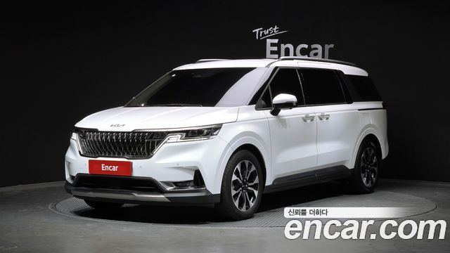 Kia Carnival 4-го поколения 9-Seater Signature - фото 0