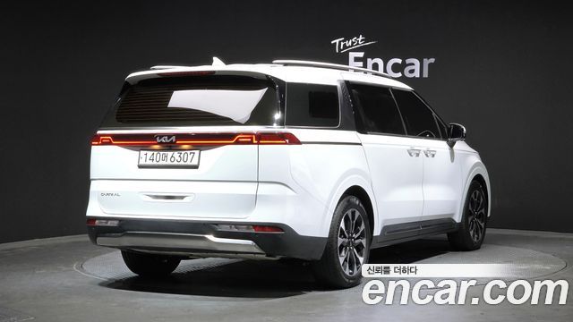 Kia Carnival 4-го поколения 9-Seater Signature - фото 1