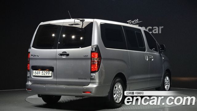Hyundai Starex Новый Van 5-Seater Modern - фото 1