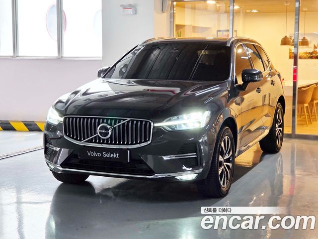 Volvo XC60 2-го поколения B5 Ultra Bright - фото 0