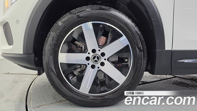 Mercedes-Benz GLB-Class X247 GLB220 - фото 4