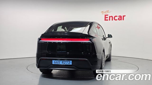 Tesla Model Y L Long Range AWD - фото 3