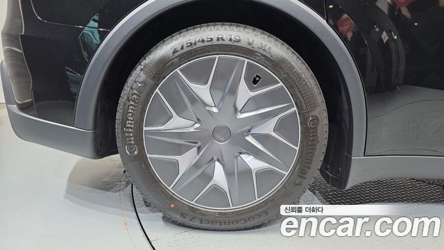 Tesla Model Y L Long Range AWD - фото 4