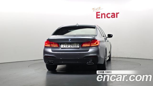 BMW 5-Series G30 530i M Sport Package Plus - фото 3