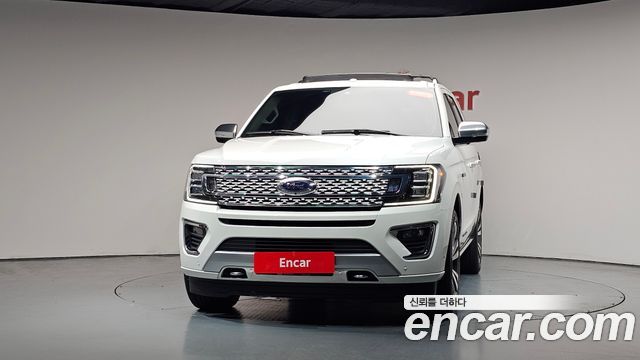 Ford Expedition Platinum 4WD 7Seater - фото 1