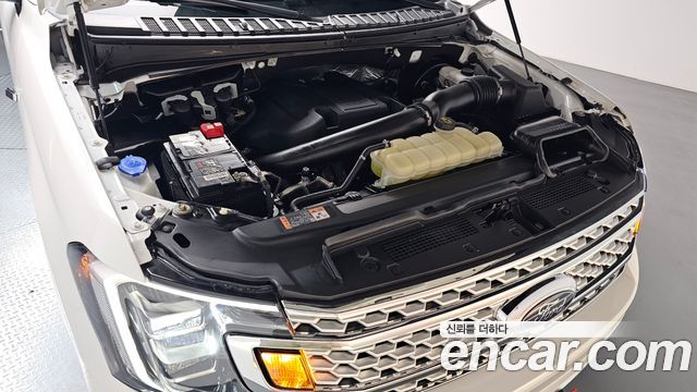 Ford Expedition Platinum 4WD 7Seater - фото 4