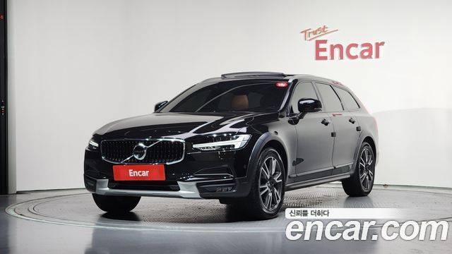 Volvo V90 T5 Pro AWD - фото 0