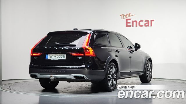 Volvo V90 T5 Pro AWD - фото 1