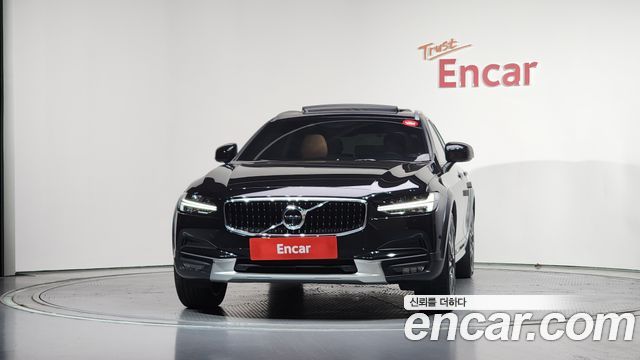 Volvo V90 T5 Pro AWD - фото 2