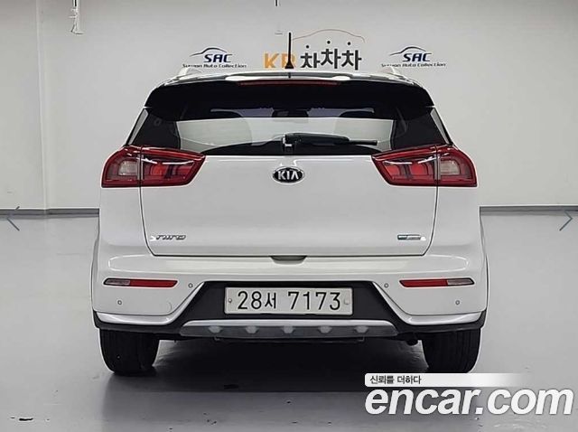 Kia Niro Prestige - фото 2