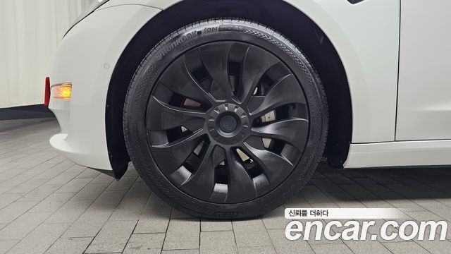 Tesla Model 3 Long Range AWD - фото 4