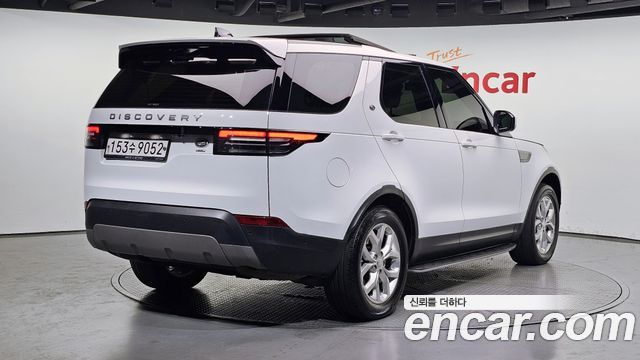 Land Rover Discovery 3.0 SD6 SE - фото 1